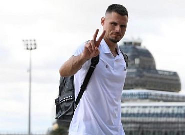 Fabijan Buntić, professioneller Fußballtorwart aus Stuttgart – Portraitaufnahme